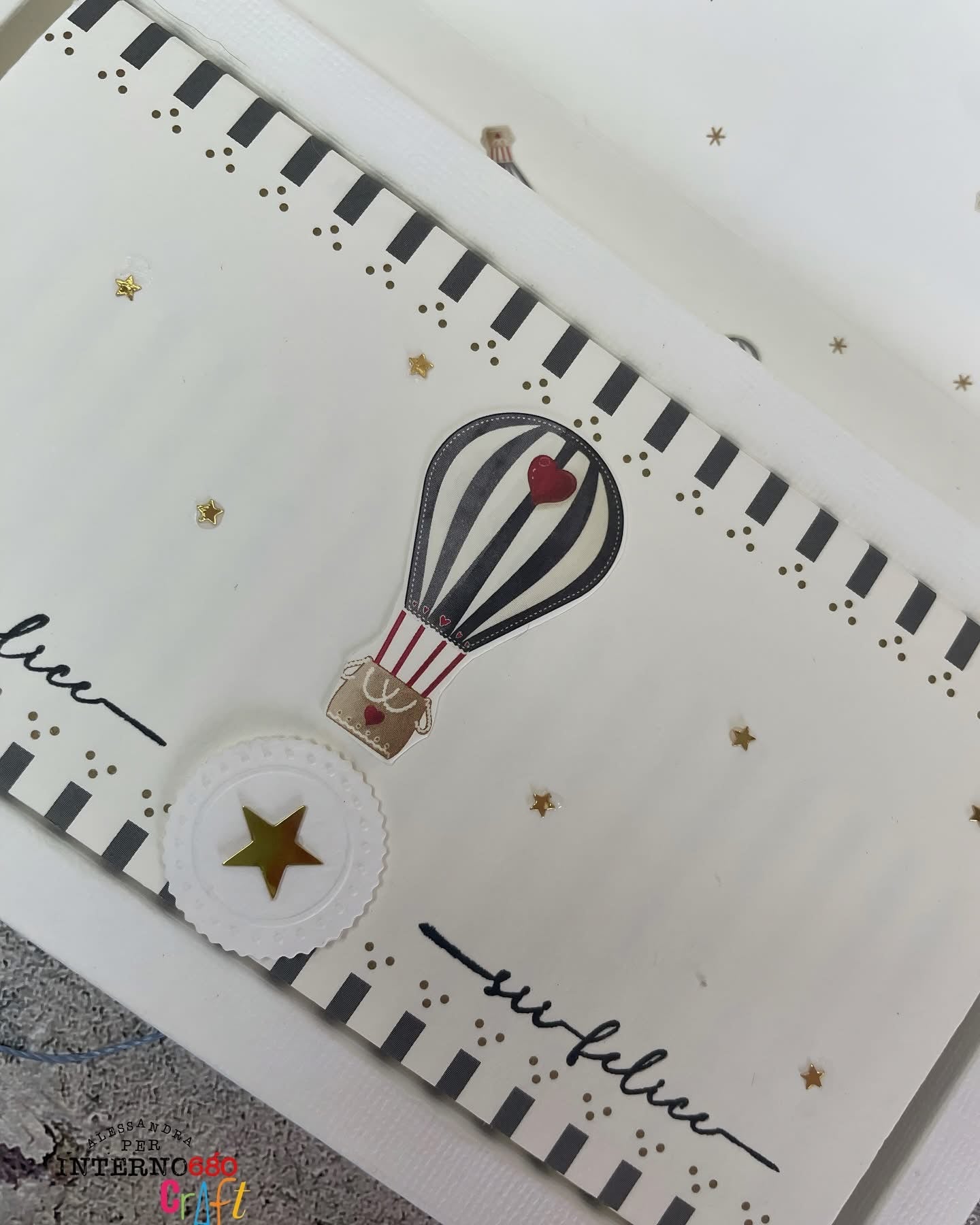 Design paper 'Diamond gray block stripes border with hot air balloon'- P-AR-10.3730- A.RENKE